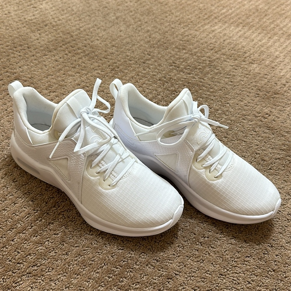 Nike Air Max- NWOT